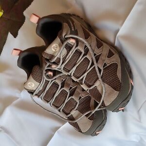 Merrell tennis shoes size 10